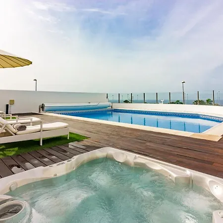 La Caleta Sleeps 6 With Pool Air Con And Wifi Vila Costa Adeje (Tenerife)
